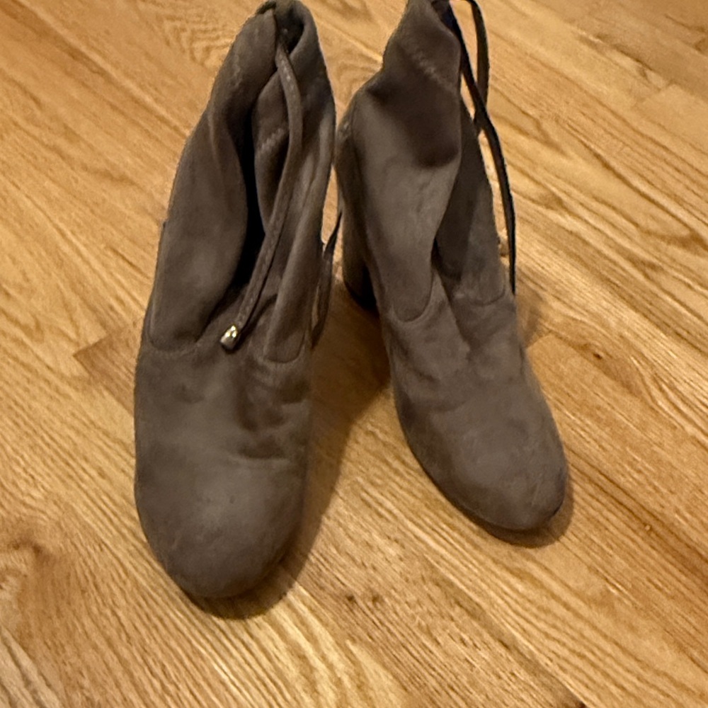 Ollio Women's Gray Ankle Booties